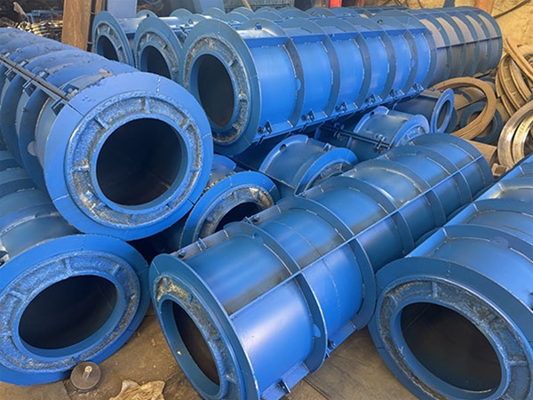 Cement pipe mold