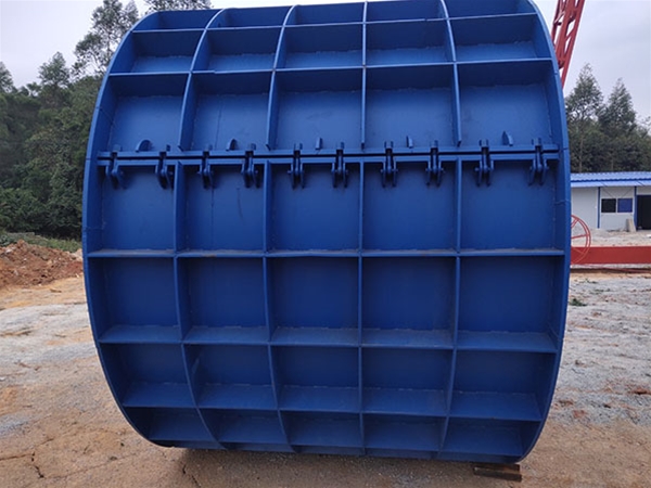 Cement pipe mold