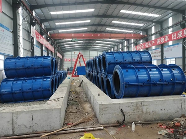 Cement pipe mold