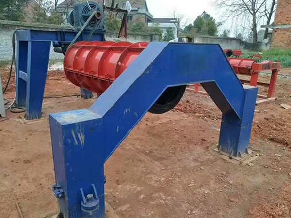 Cement pipe making machine